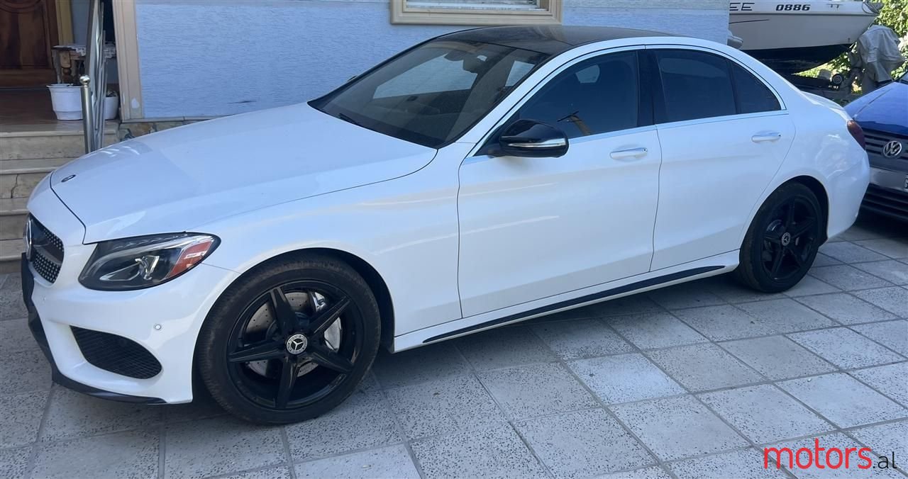 2015' Mercedes-Benz C 300 photo #2