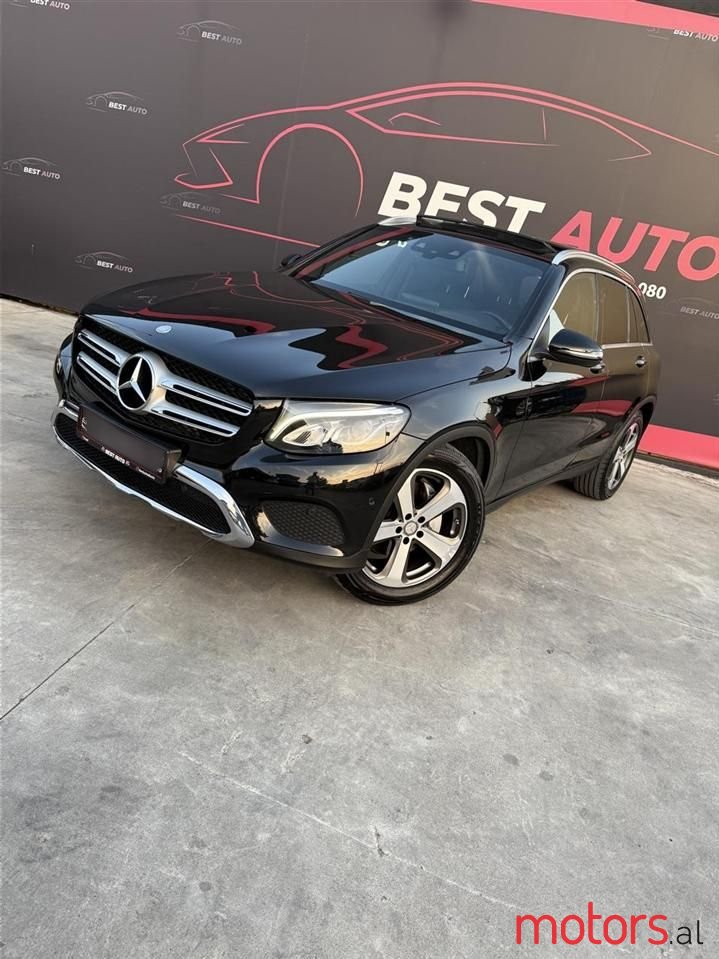 2016' Mercedes-Benz GLC 220 photo #2