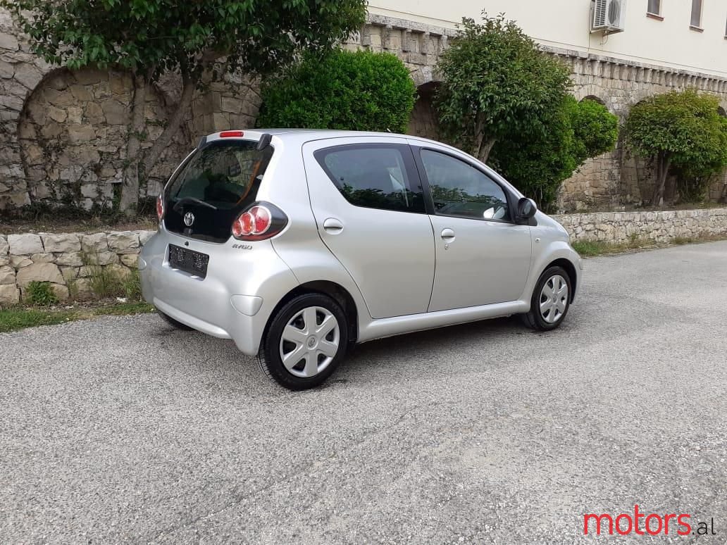 2011' Toyota Aygo photo #4