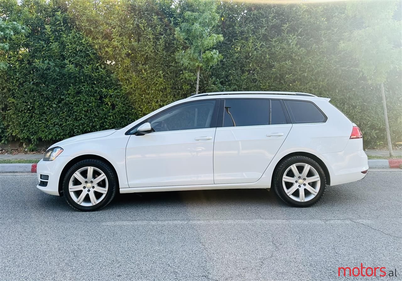 2015' Volkswagen Golf photo #2