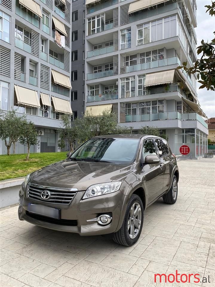 2011' Toyota RAV4 photo #2