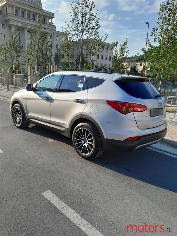 2013' Hyundai Santa Fe photo #1