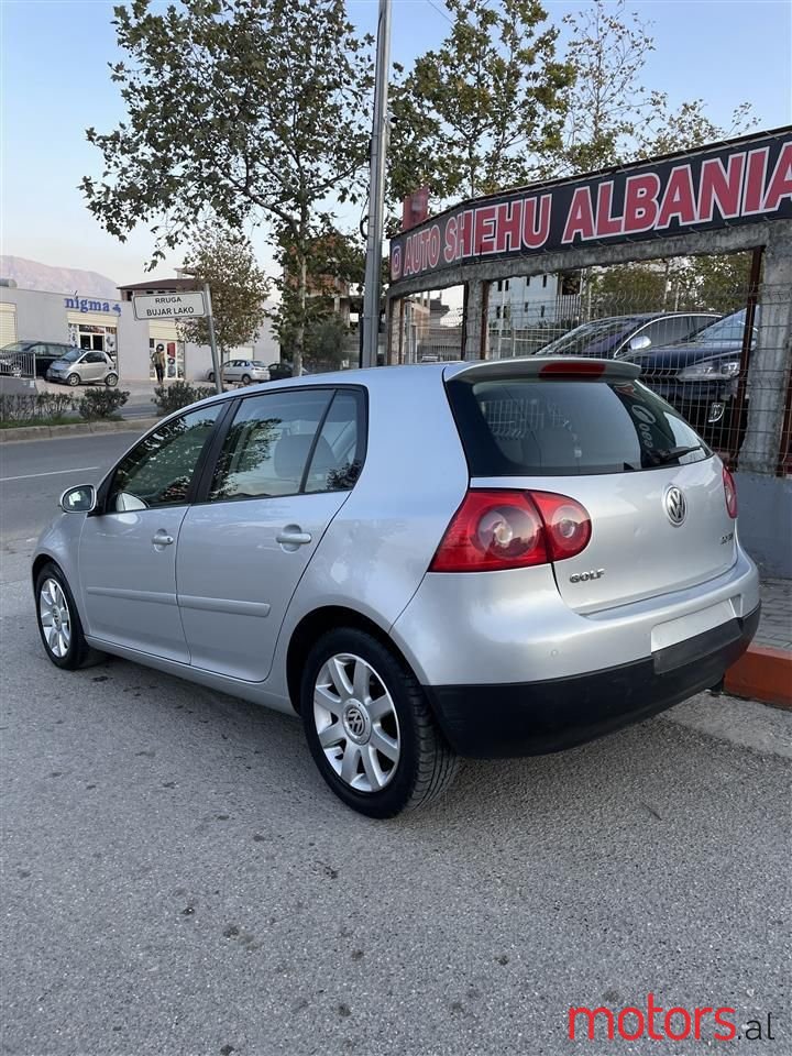 2005' Volkswagen Golf photo #4