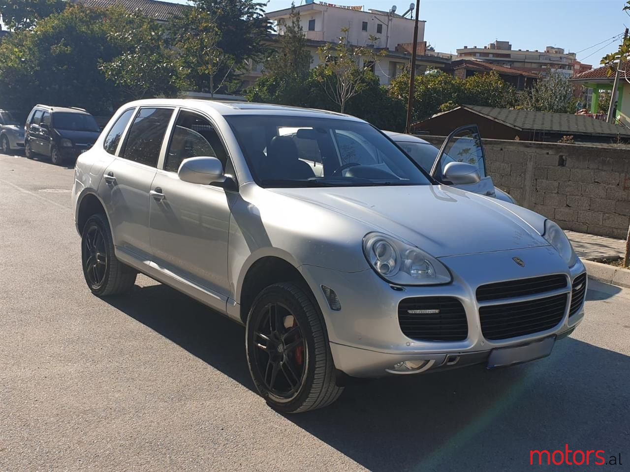 2006' Porsche Cayenne photo #1