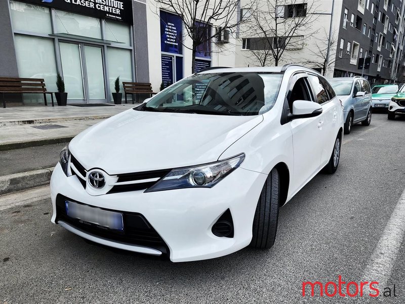 2015' Toyota Auris photo #1
