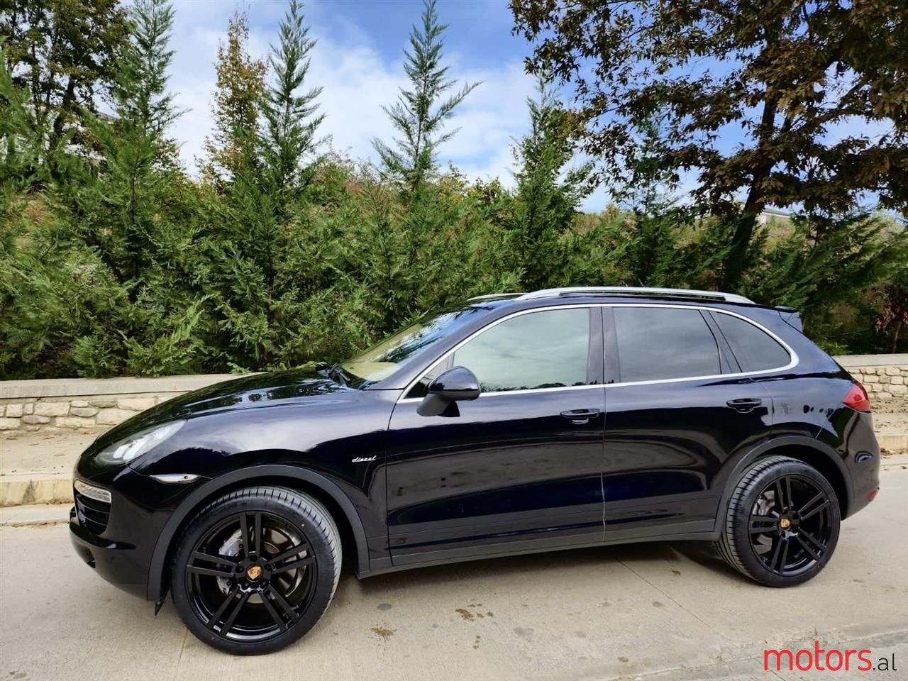 2012' Porsche Cayenne photo #1
