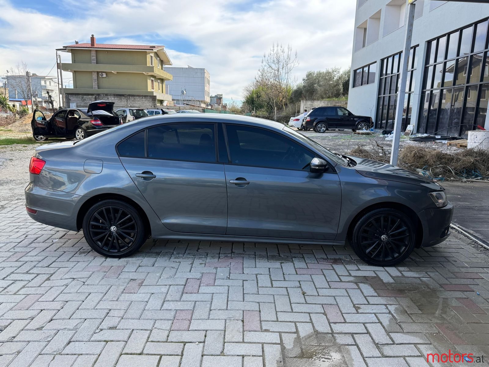 2012' Volkswagen Jetta photo #3