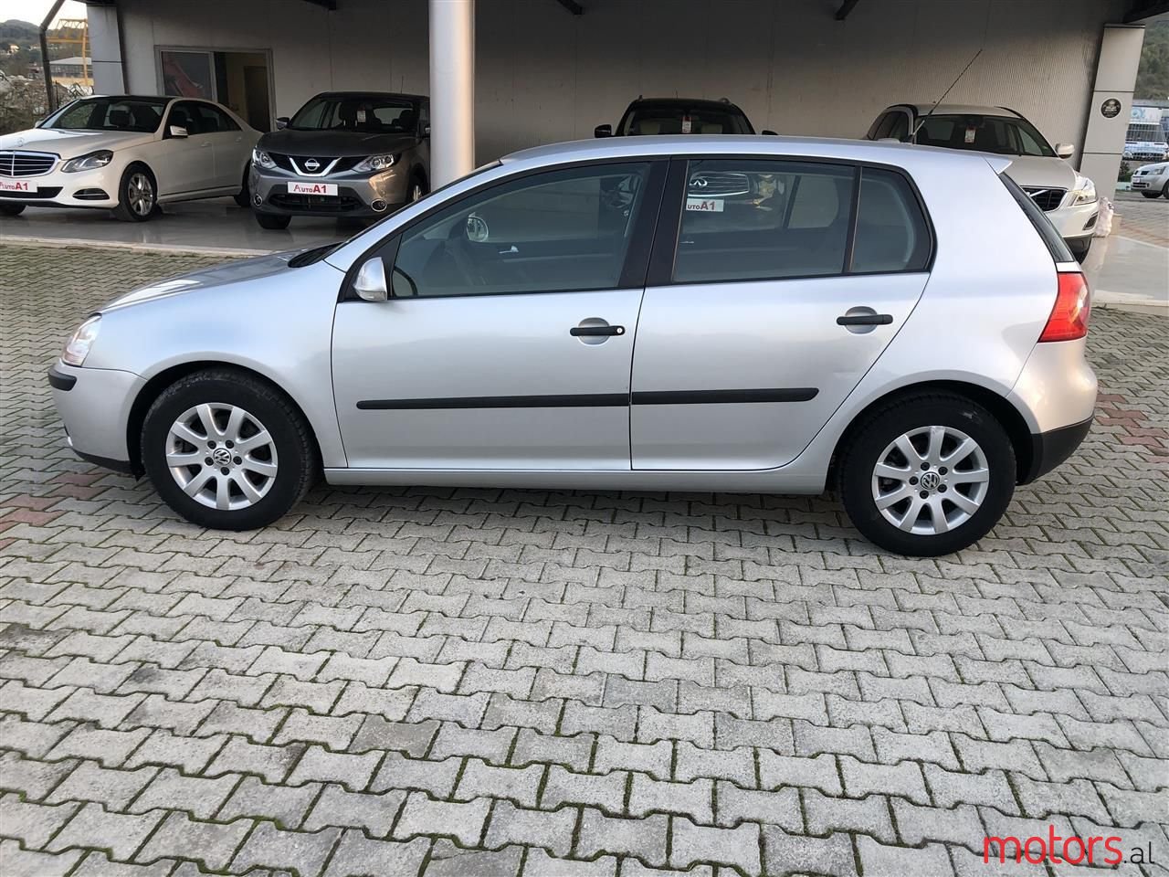 2006' Volkswagen Golf photo #2