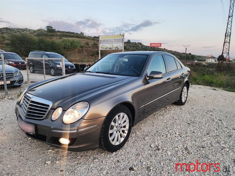 2008' Mercedes-Benz E 220 photo #1