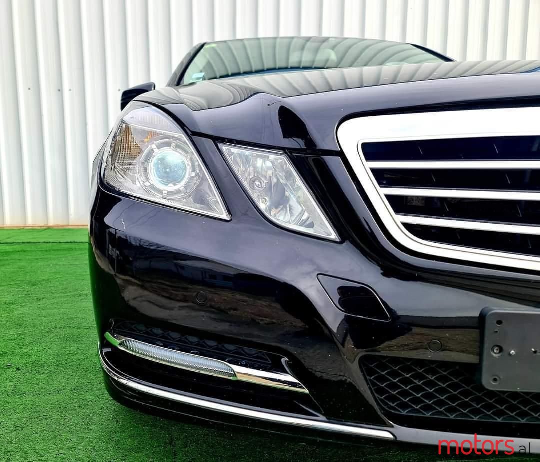 2010' Mercedes-Benz E 300 photo #1