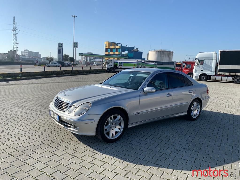 2005' Mercedes-Benz E 270 photo #1