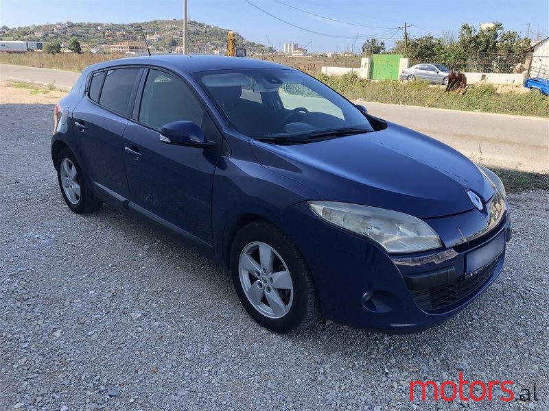 2010' Renault Megane photo #1