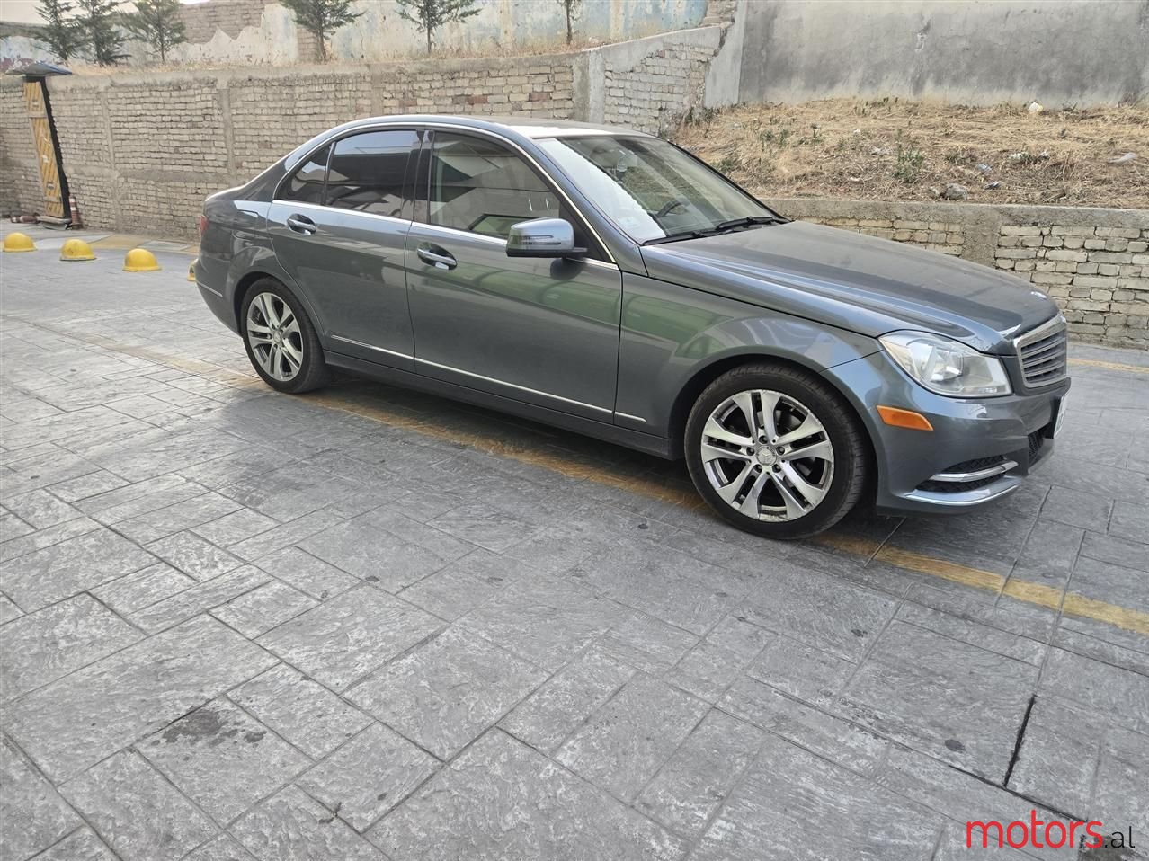 2012' Mercedes-Benz C 300 photo #1