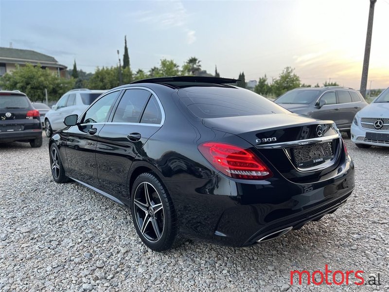 2015' Mercedes-Benz C 300 photo #5