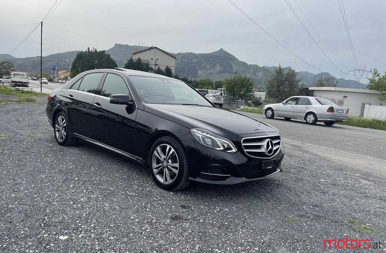 2014' Mercedes-Benz E 220 photo #1