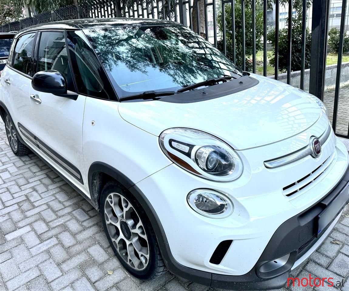 2014' Fiat 500L Trekking photo #1