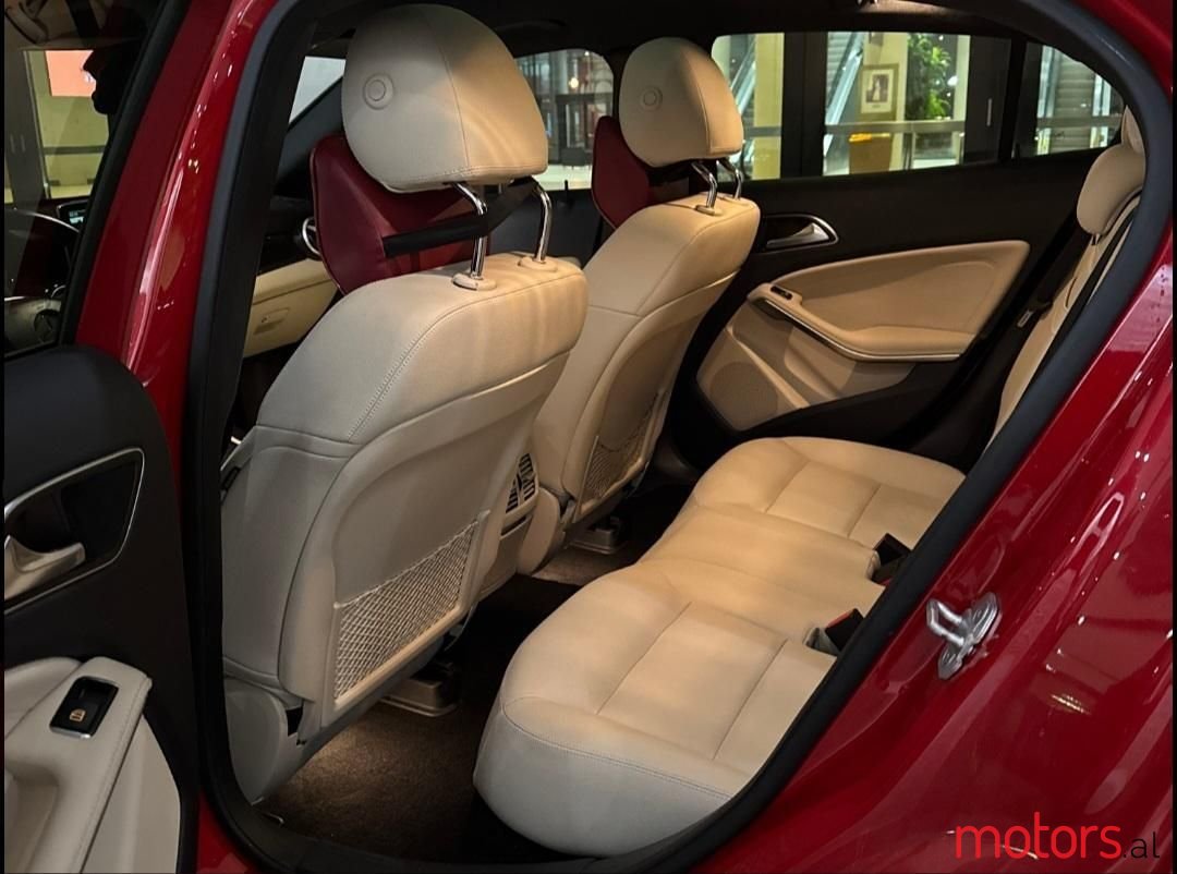 2016' Mercedes-Benz GLA 250 photo #5