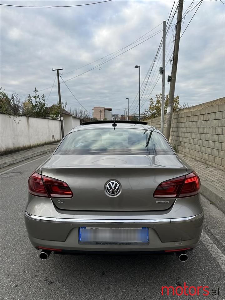 2013' Volkswagen Passat photo #6