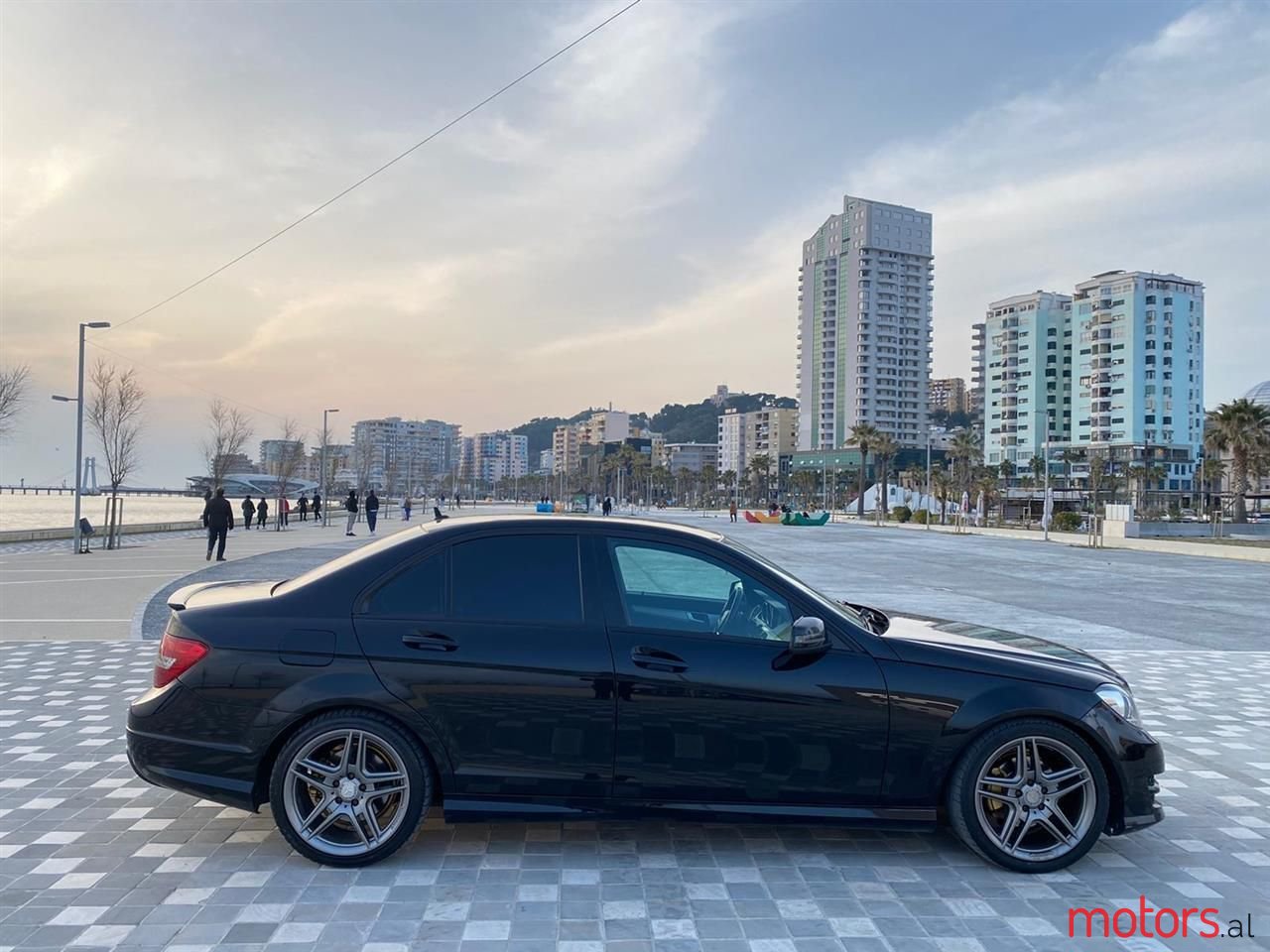 2011' Mercedes-Benz C 220 photo #1
