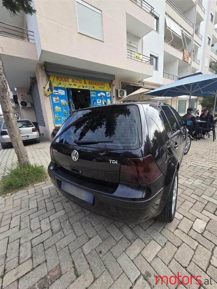 2001' Volkswagen Golf photo #2