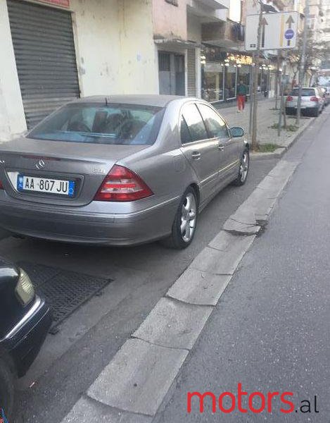 2005' Mercedes-Benz C-Class photo #1