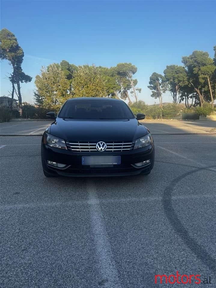 2013' Volkswagen Passat photo #3