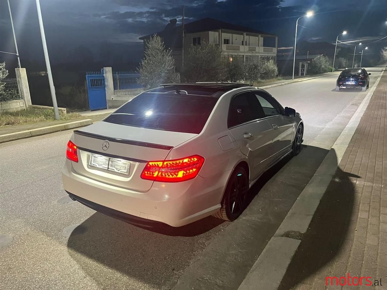 2010' Mercedes-Benz E 250 photo #4