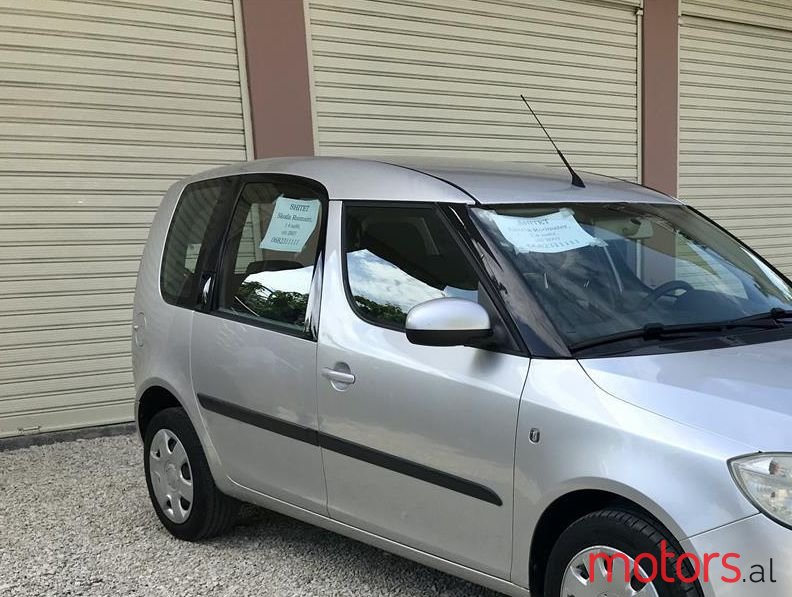 2007' Skoda Roomster photo #2