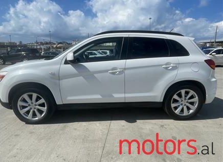 2012' Mitsubishi ASX photo #2