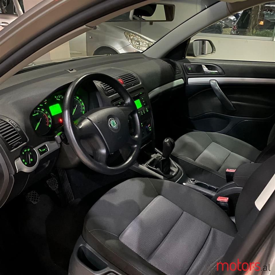 2009' Skoda Octavia photo #3