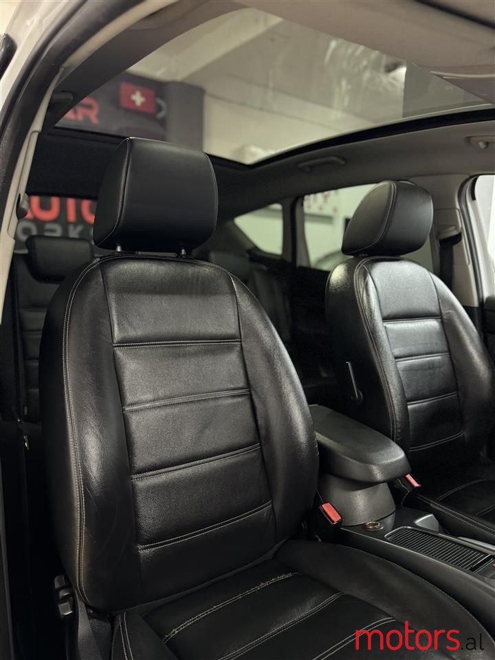 2010' Ford Kuga photo #3