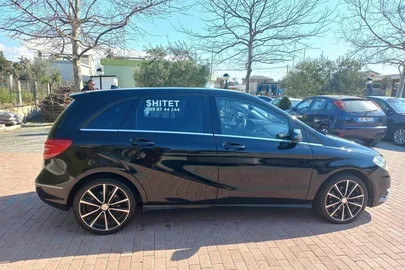 2014' Mercedes-Benz B 180