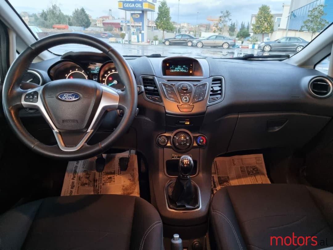 2014' Ford Fiesta photo #2