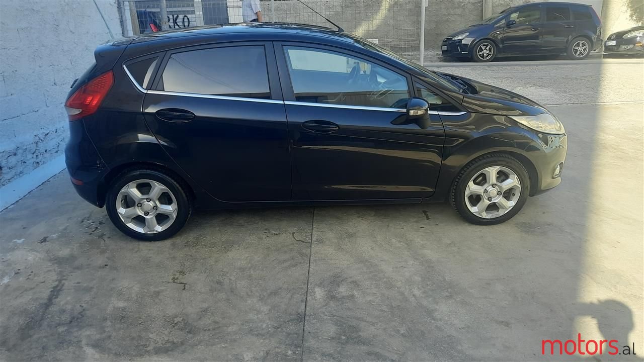 2011' Ford Fiesta photo #1