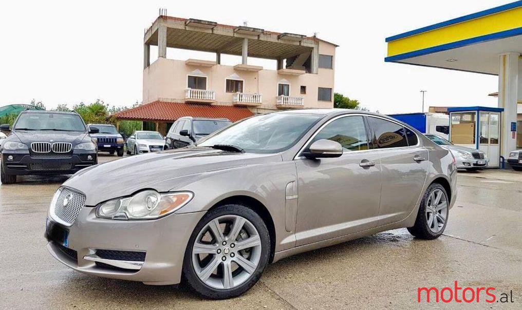 2010' Jaguar XF photo #2