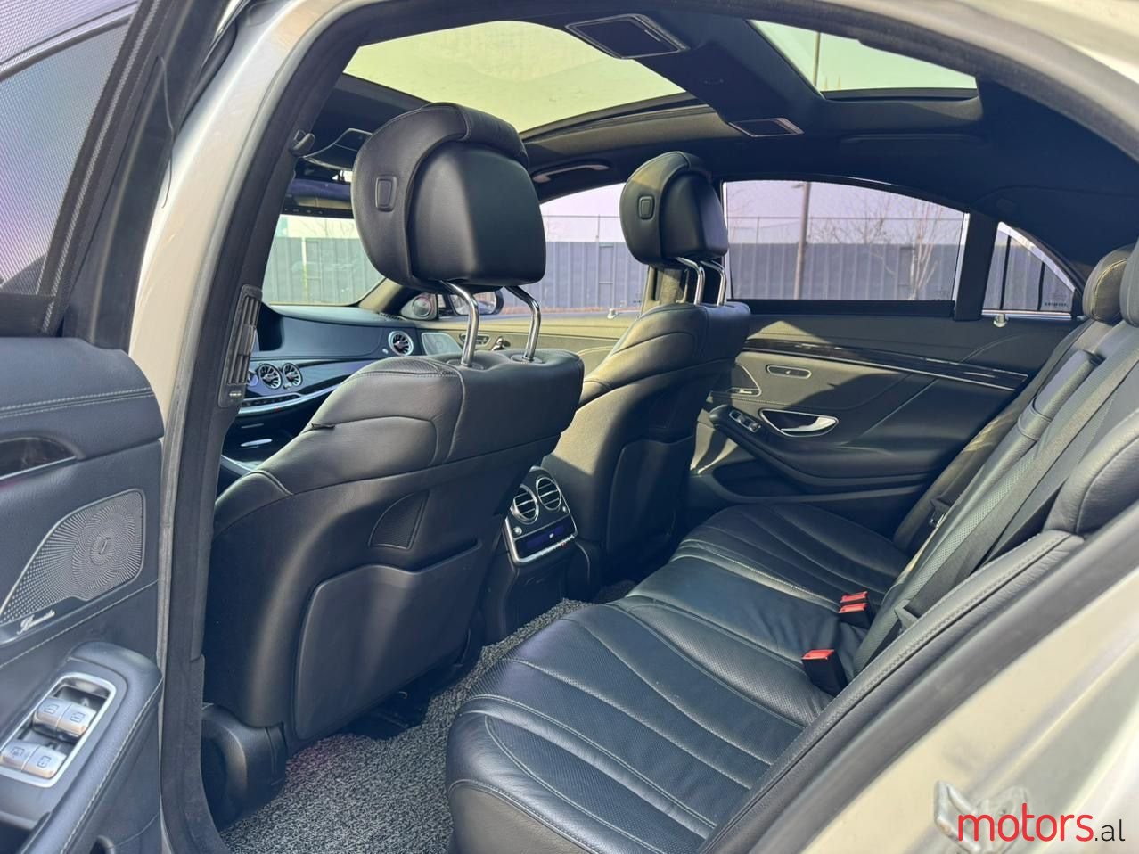 2013' Mercedes-Benz S 350 photo #2