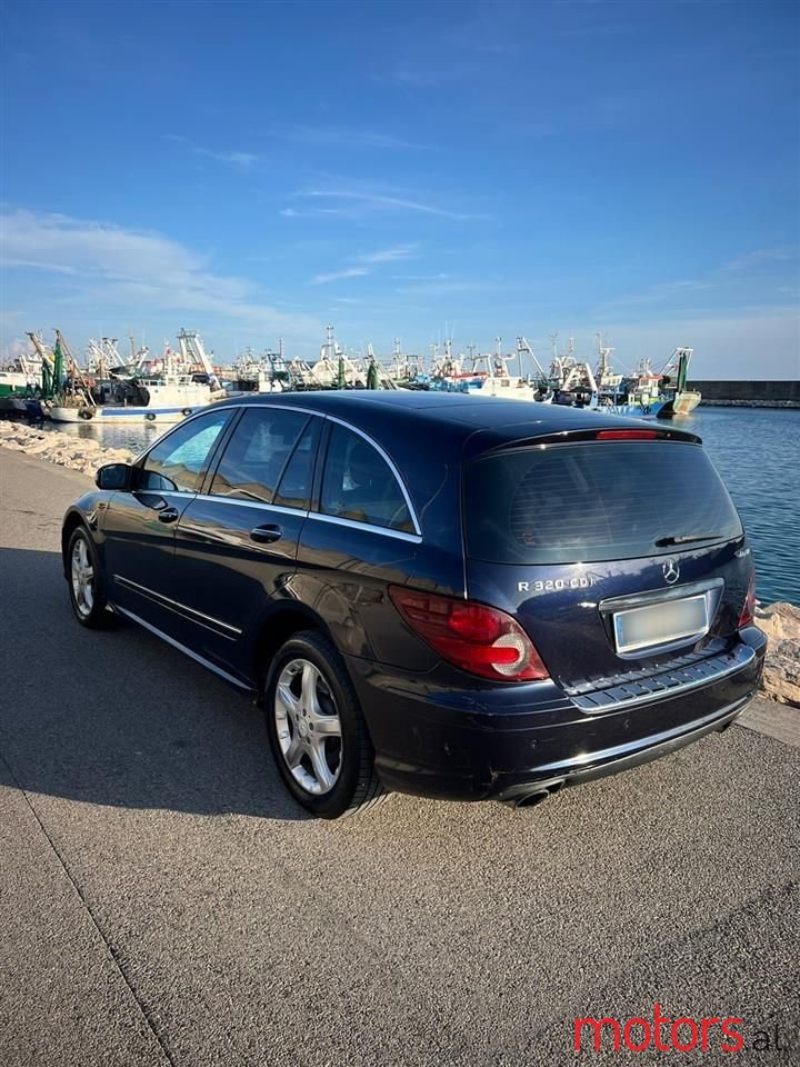 2010' Mercedes-Benz R 320 photo #3
