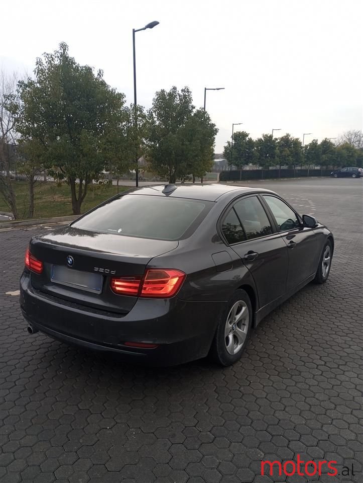 2013' BMW 320 photo #5