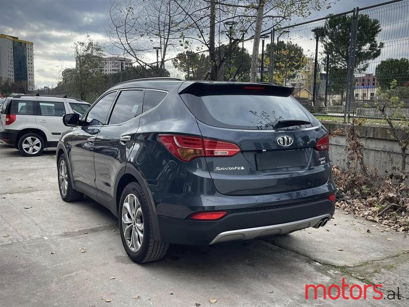 2013' Hyundai Santa Fe photo #3