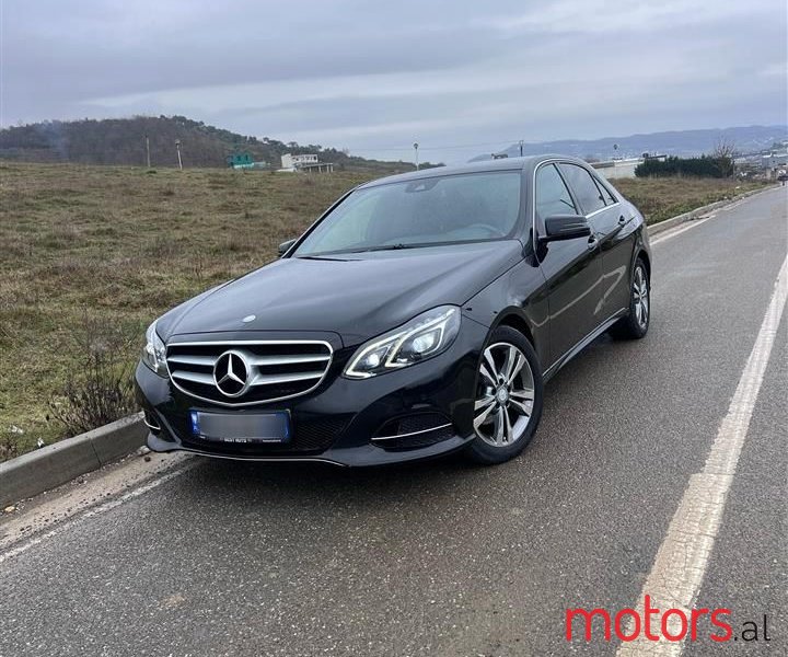 2013' Mercedes-Benz E 220 photo #1