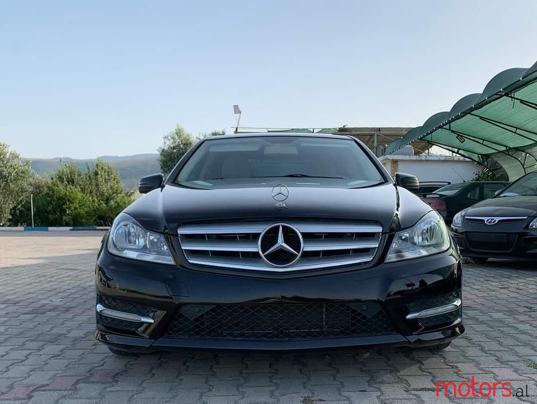 2012' Mercedes-Benz C 250 photo #2