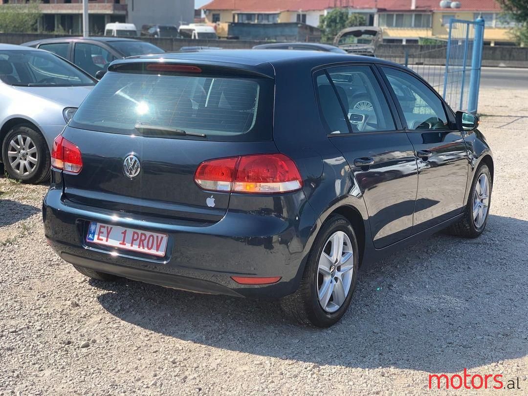 2009' Volkswagen Golf photo #5