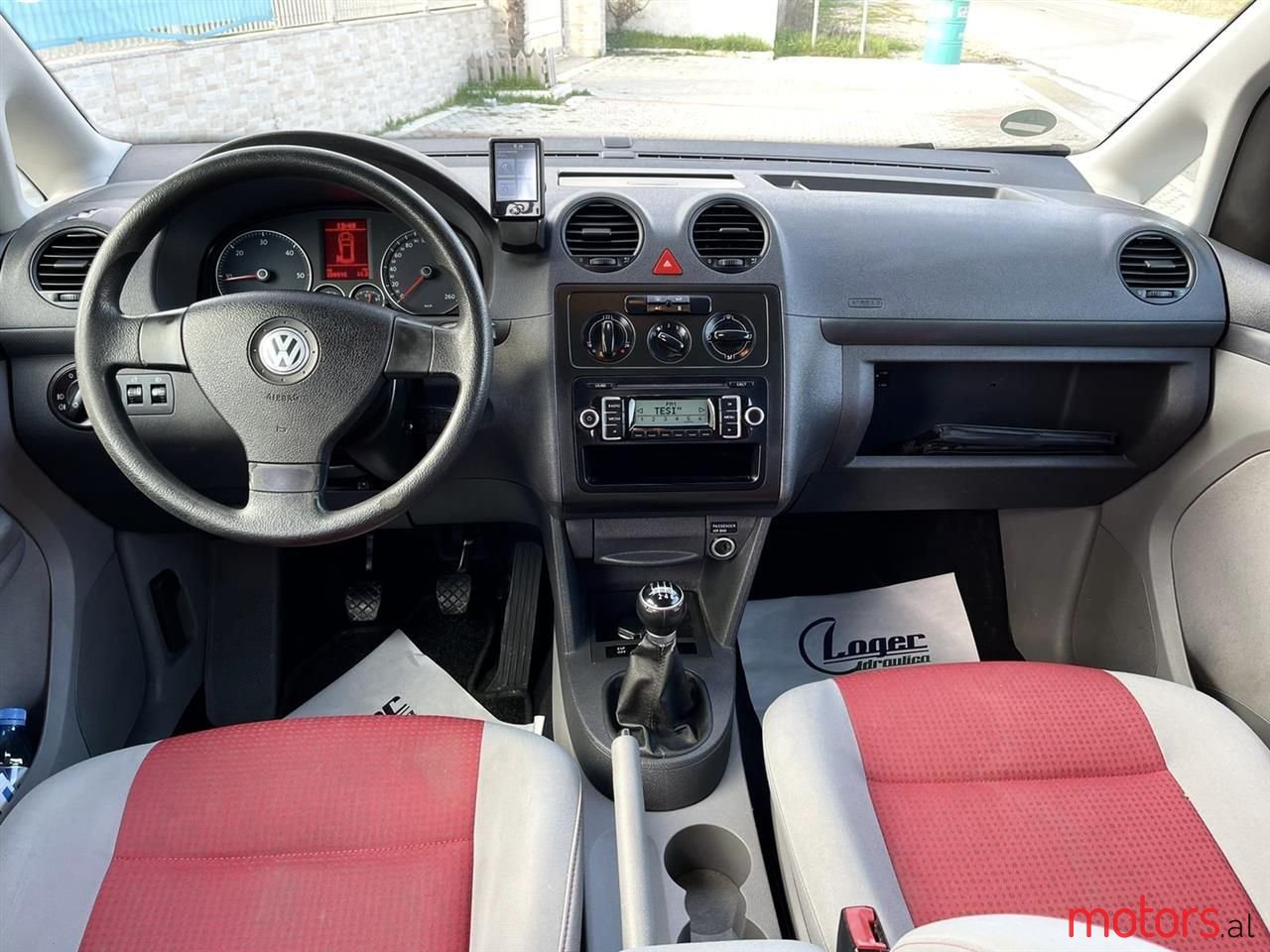 2008' Volkswagen Caddy photo #2