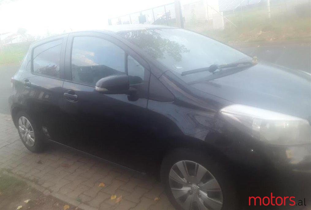 2012' Toyota Yaris photo #1