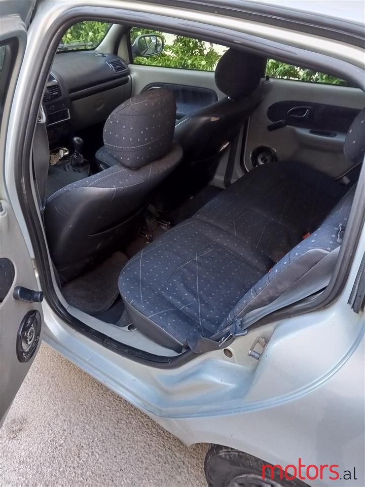 2001' Renault Clio photo #5