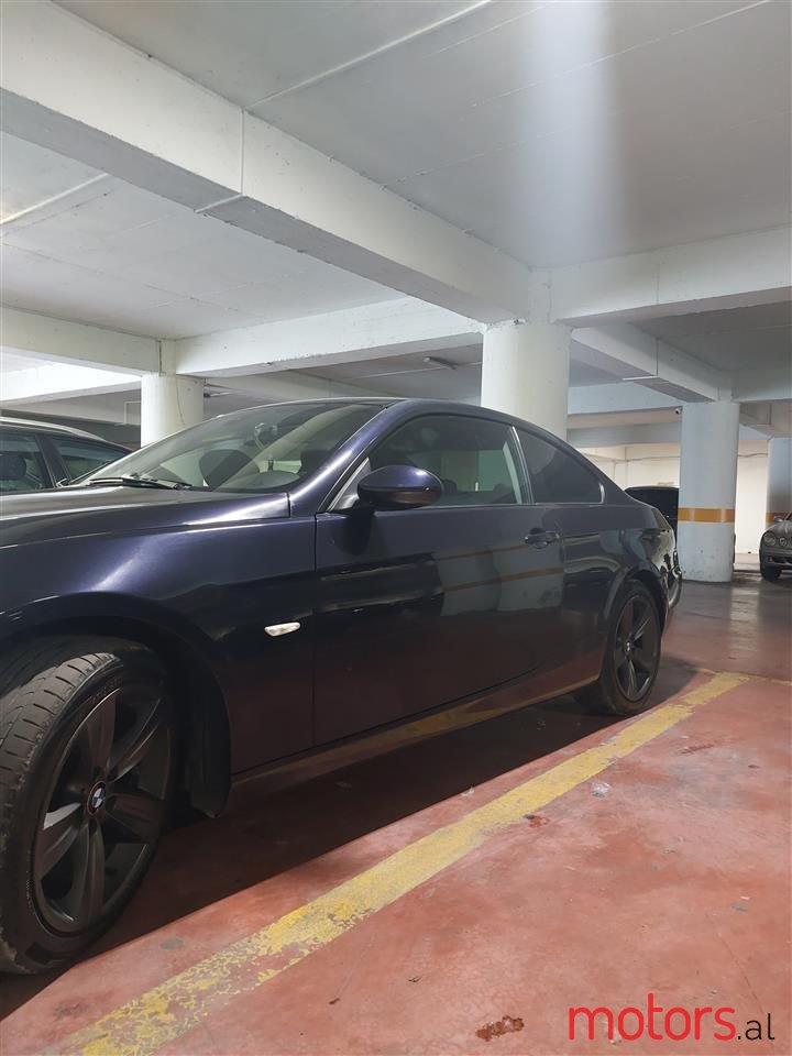 2009' BMW 320 photo #2