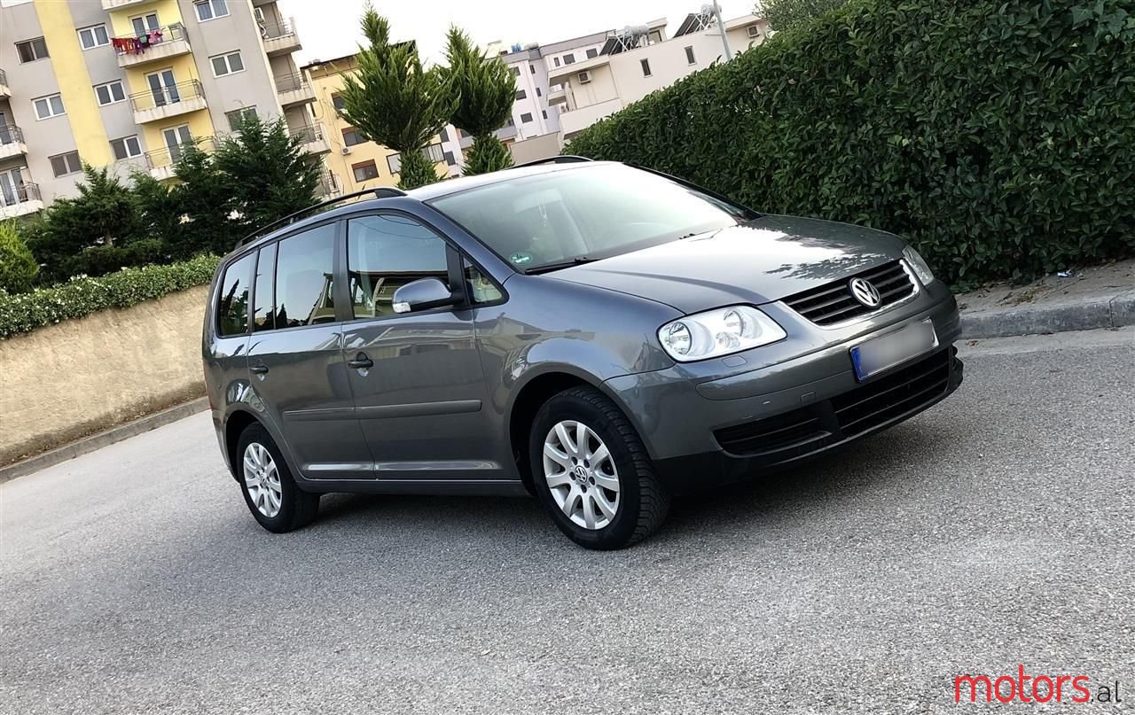 2006' Volkswagen Touran photo #1