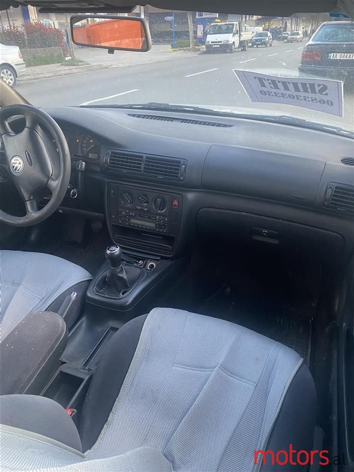 2000' Volkswagen Passat photo #5