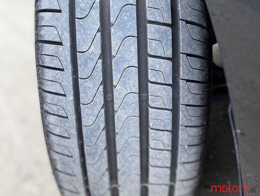 2009' Volkswagen Golf photo #4