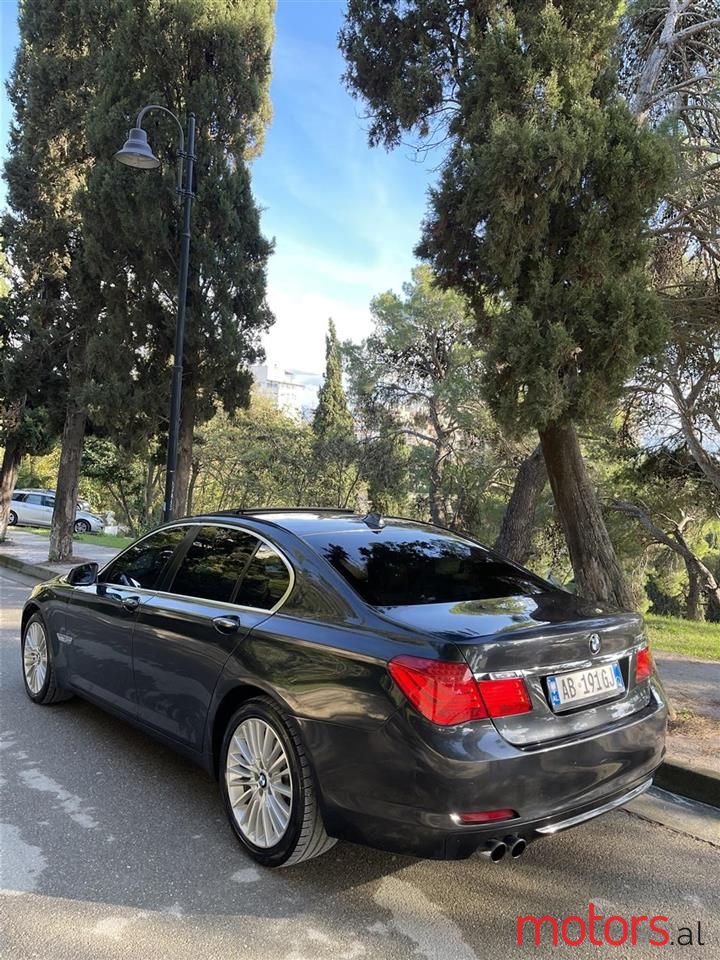 2009' BMW 730 photo #5
